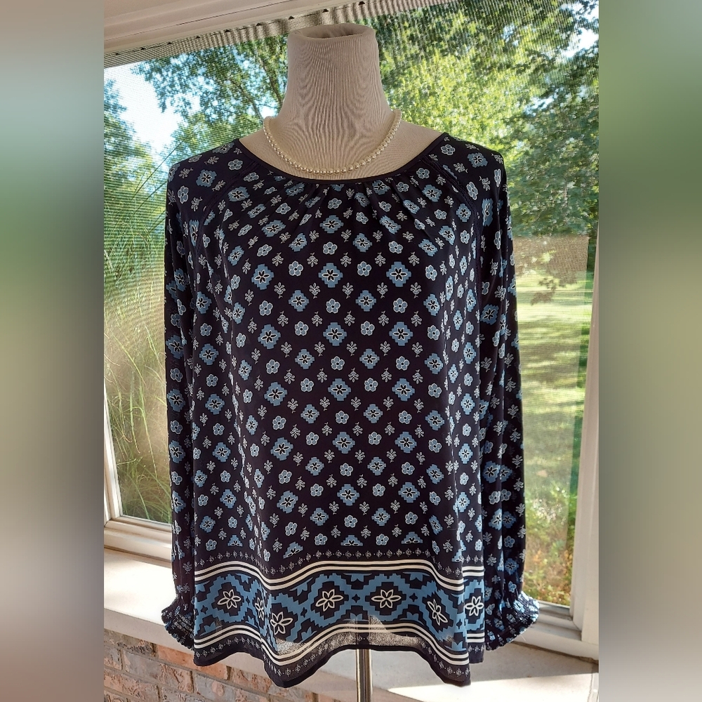 Loft Navy White Long sleeve top. Sz M and L